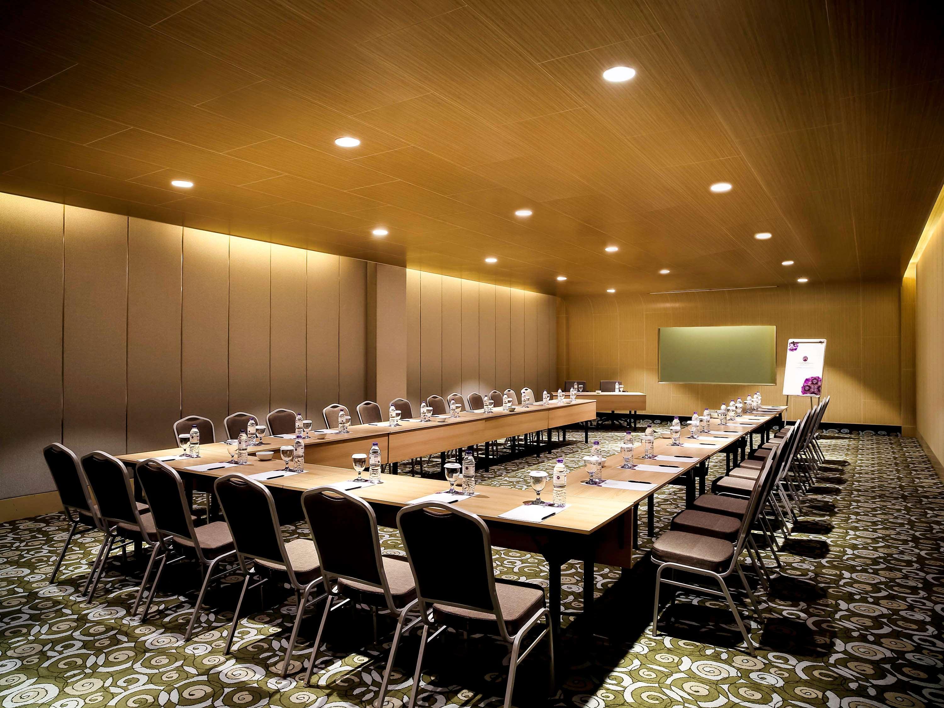 Grand Mercure Jakarta Harmoni Exteriör bild