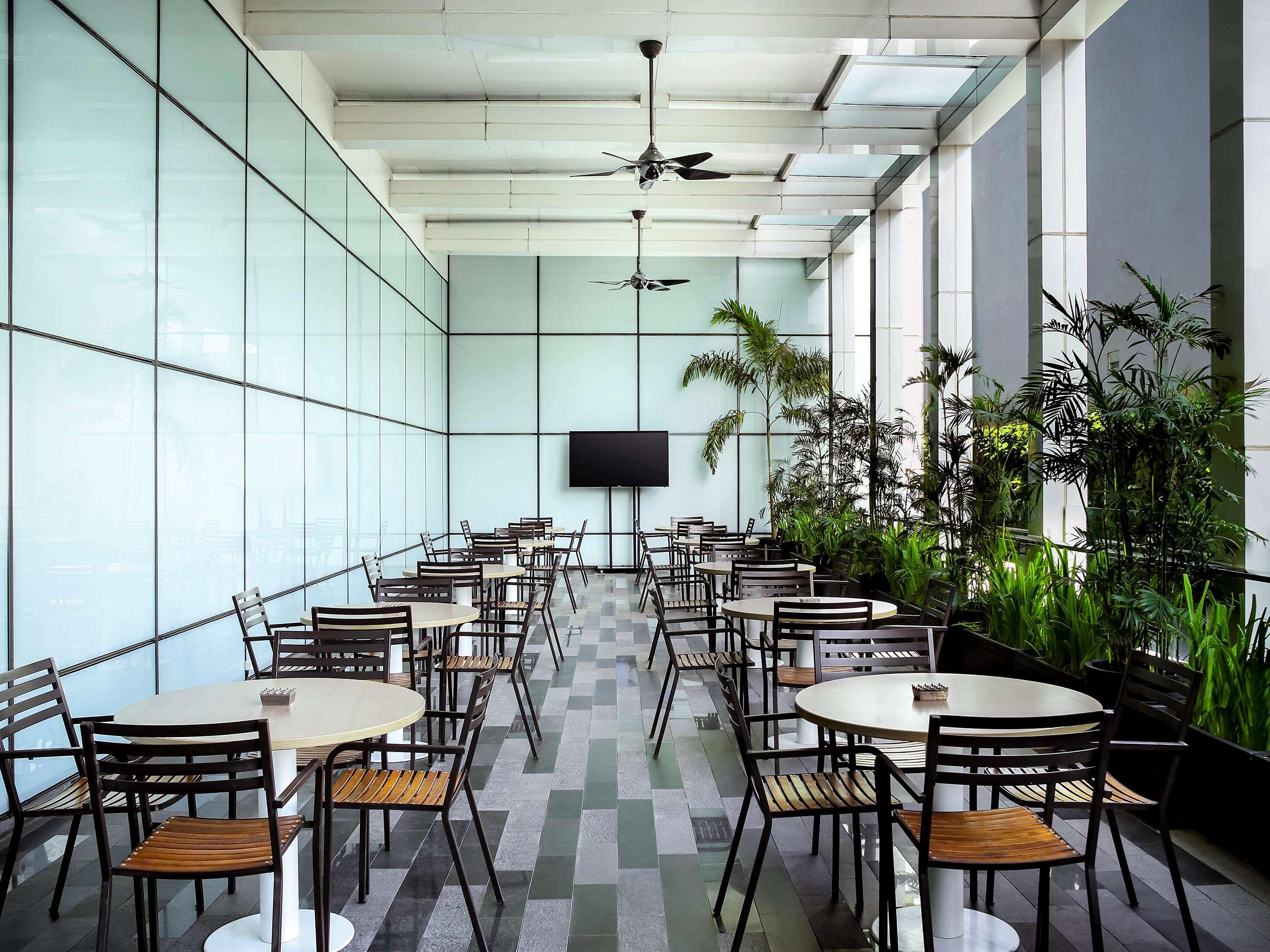 Grand Mercure Jakarta Harmoni Exteriör bild